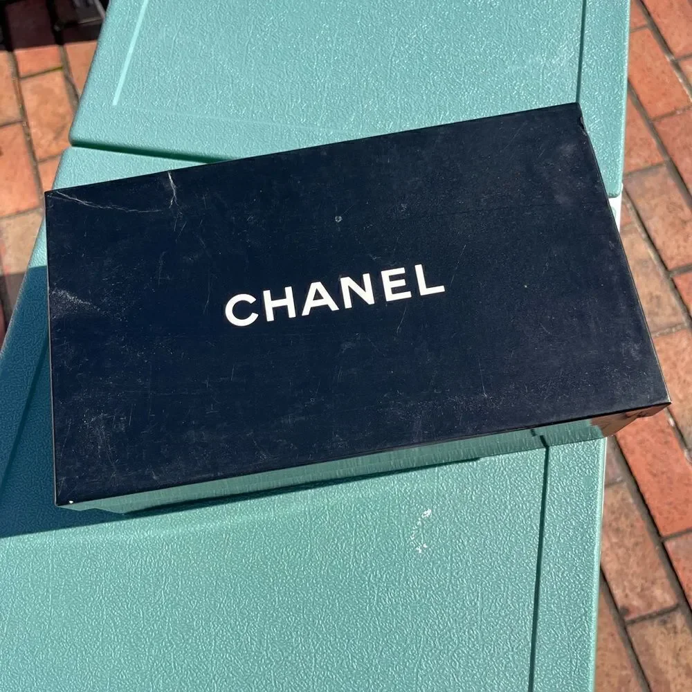 CHANEL Pebbled Leather Pumps